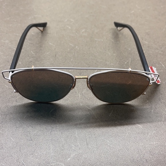 Dior Dior-Technologic-XG9 Sunglasses - Picture 5 of 11